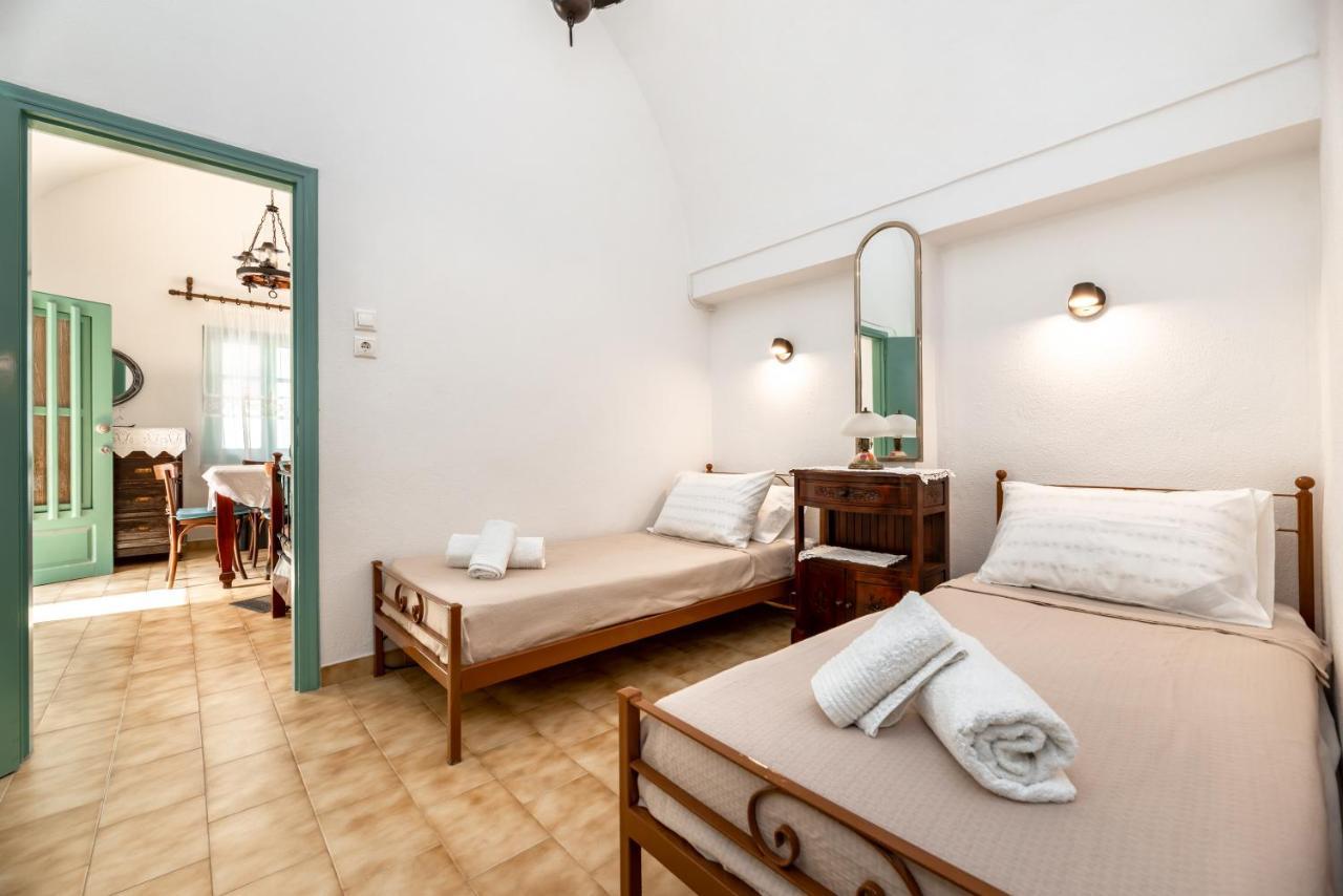 Authentic Santorinian Home Experience Fira  Ngoại thất bức ảnh